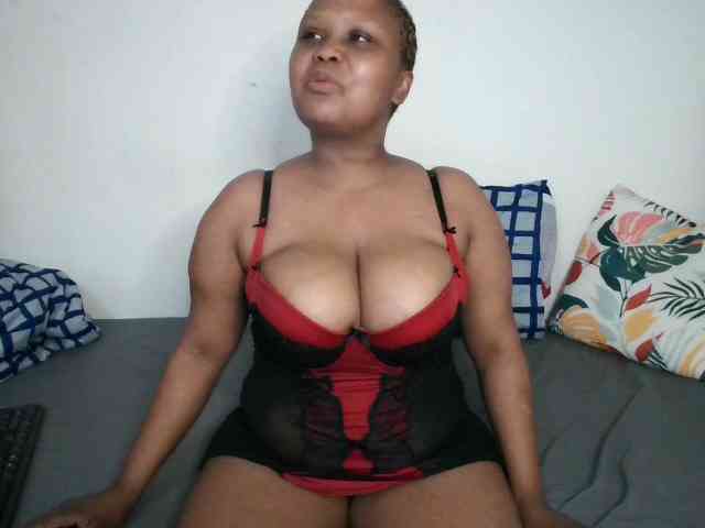 BIGTITTISXX webcam