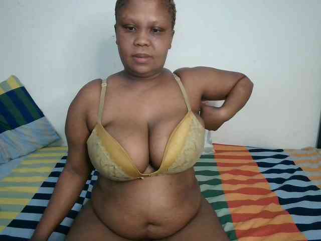 BIGTITTISXX webcam