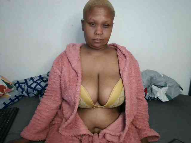 BIGTITTISXX webcam