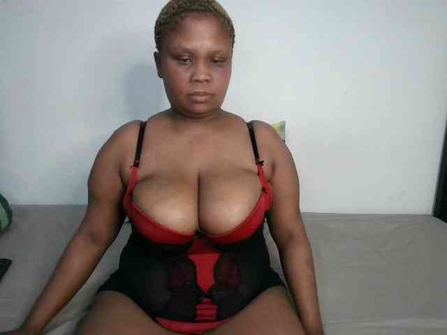 BIGTITTISXX webcam