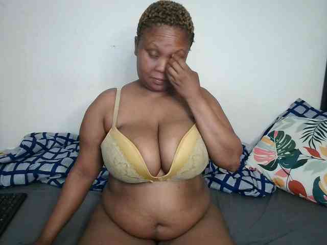 BIGTITTISXX webcam