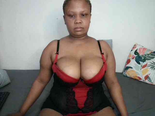 BIGTITTISXX webcam