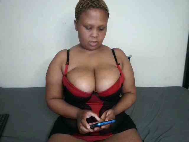 BIGTITTISXX webcam
