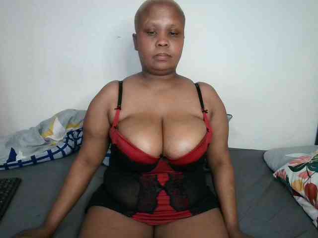 BIGTITTISXX webcam