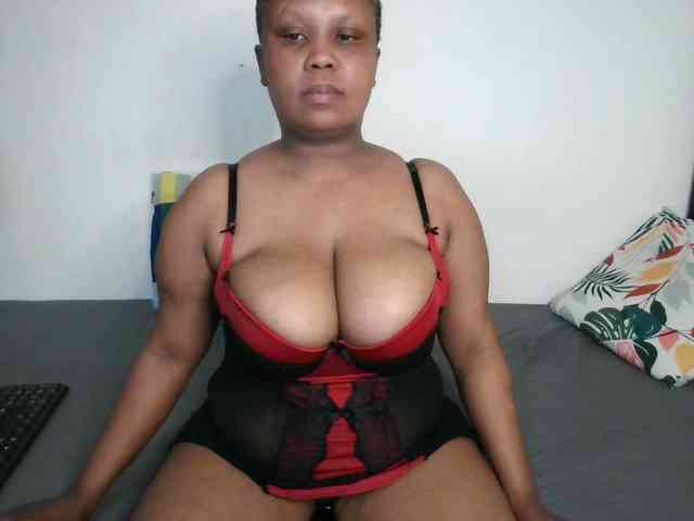 BIGTITTISXX webcam