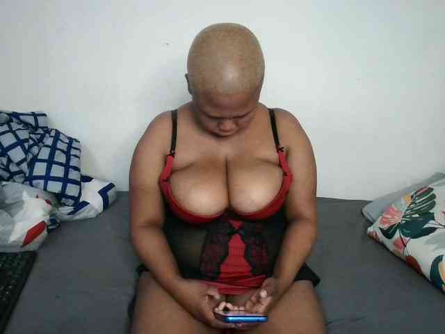 BIGTITTISXX webcam