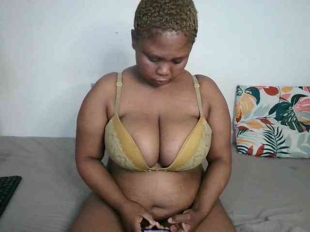 BIGTITTISXX webcam