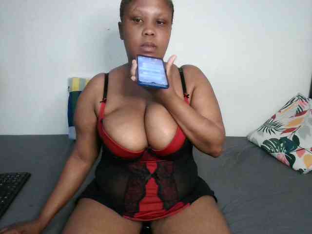 BIGTITTISXX webcam