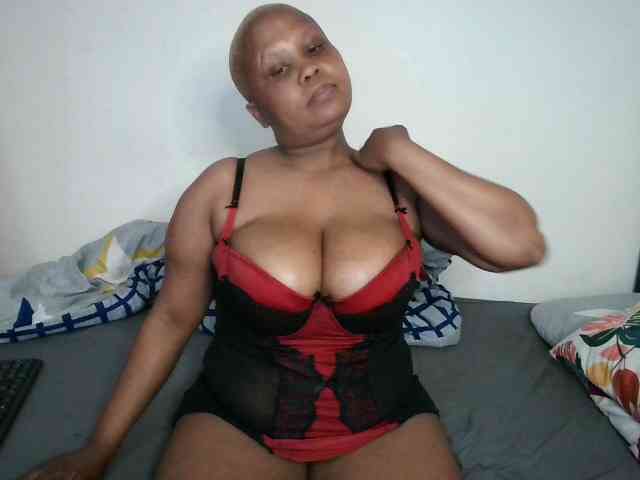 BIGTITTISXX webcam
