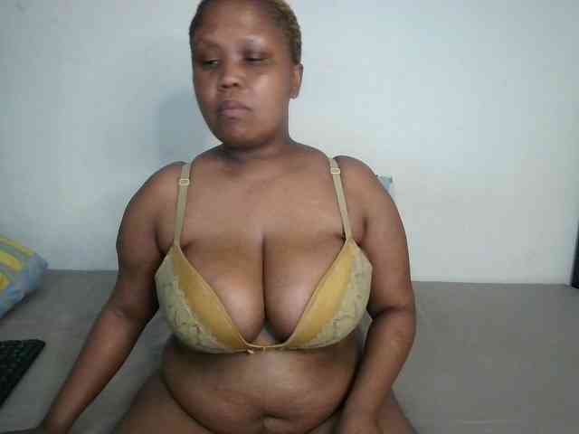 BIGTITTISXX webcam