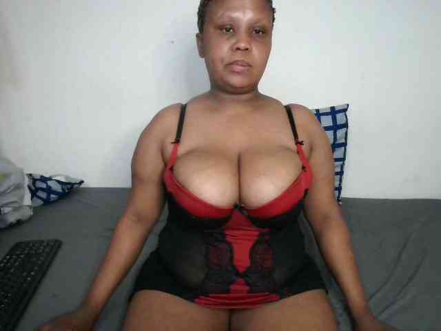 BIGTITTISXX webcam
