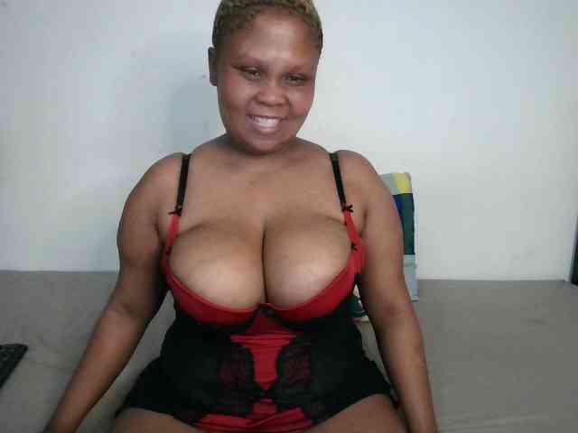 BIGTITTISXX webcam