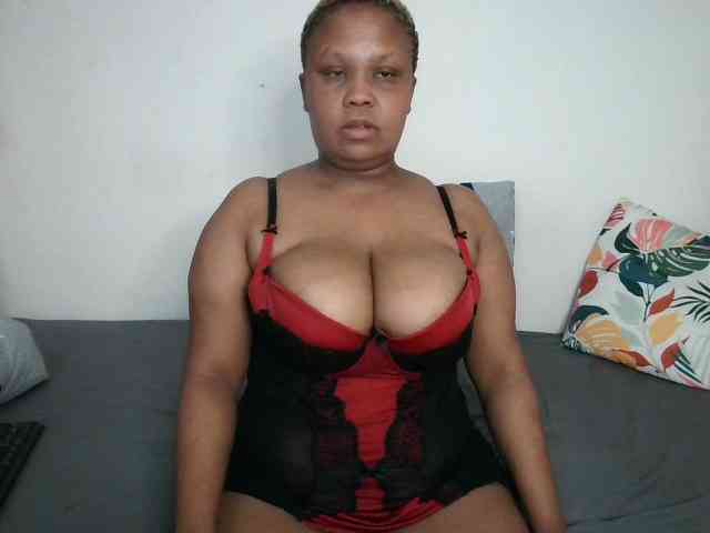 BIGTITTISXX webcam