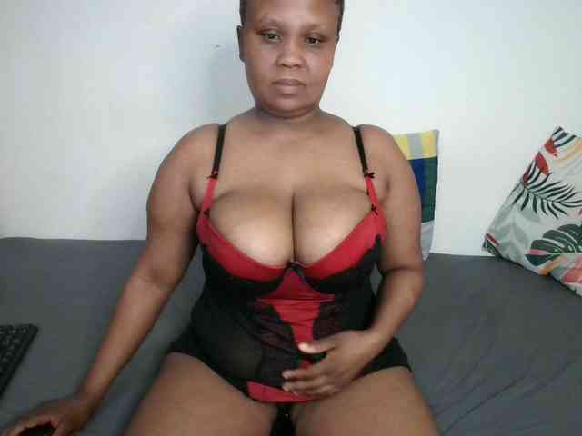 BIGTITTISXX webcam