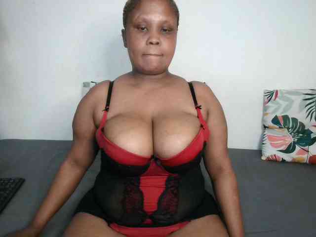 BIGTITTISXX webcam