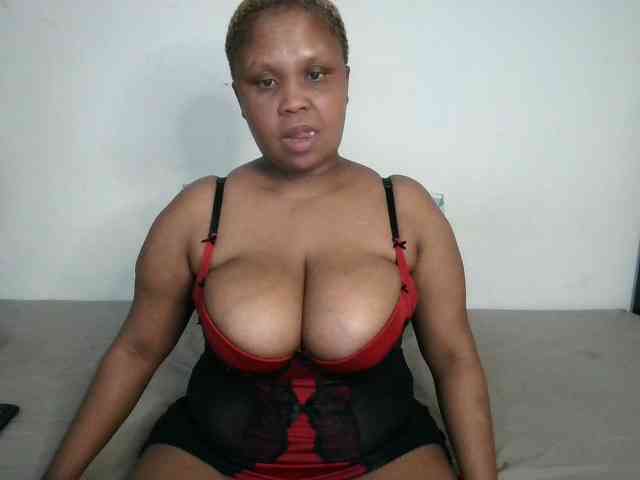 BIGTITTISXX webcam