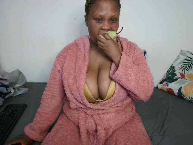 BIGTITTISXX webcam