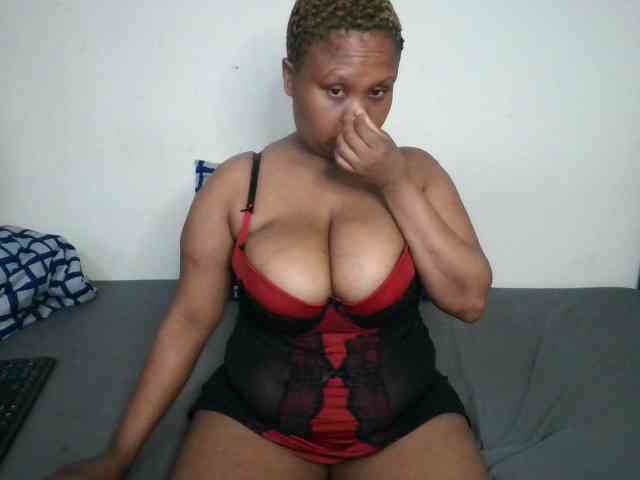 BIGTITTISXX webcam