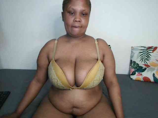 BIGTITTISXX webcam