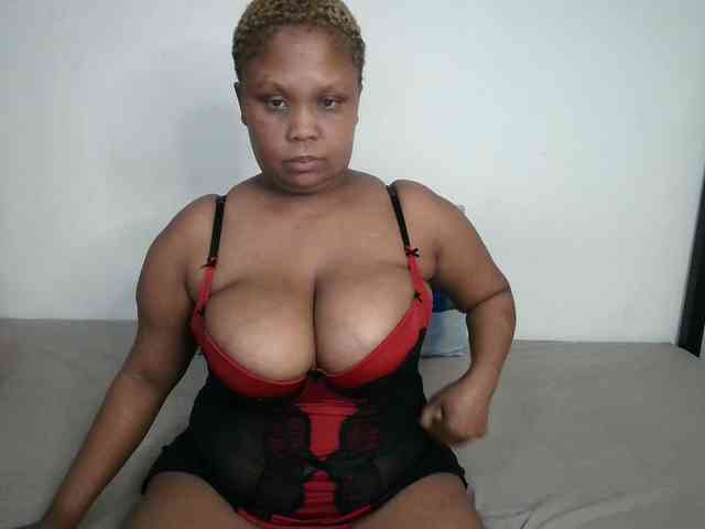 BIGTITTISXX webcam