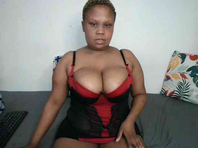 BIGTITTISXX webcam