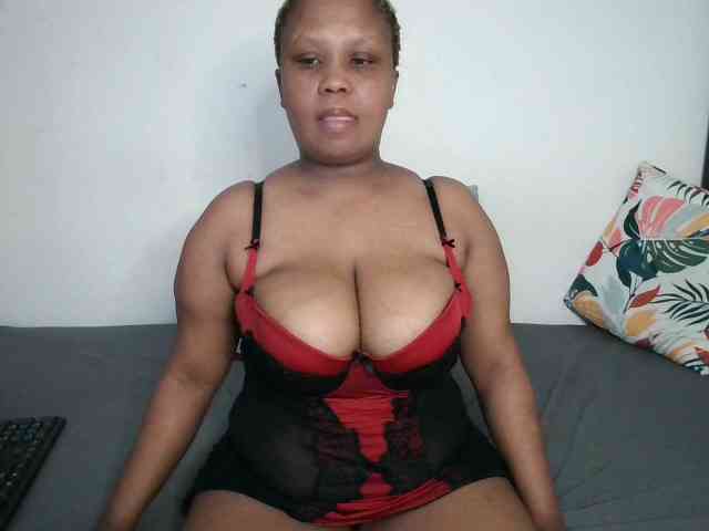 BIGTITTISXX webcam