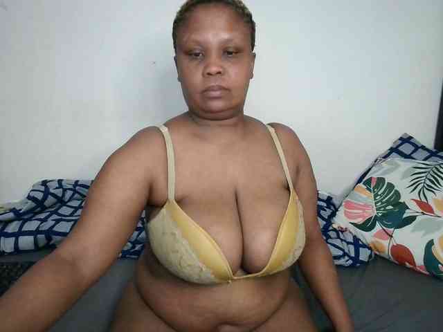 BIGTITTISXX webcam