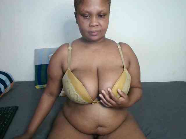 BIGTITTISXX webcam