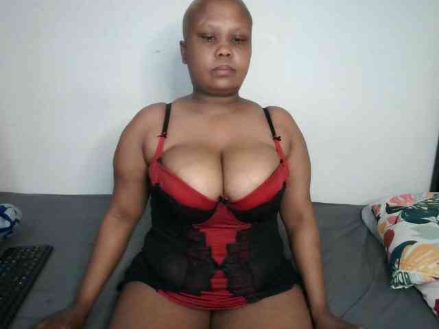 BIGTITTISXX webcam