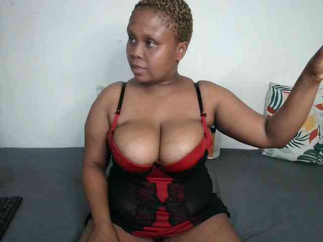 BIGTITTISXX webcam