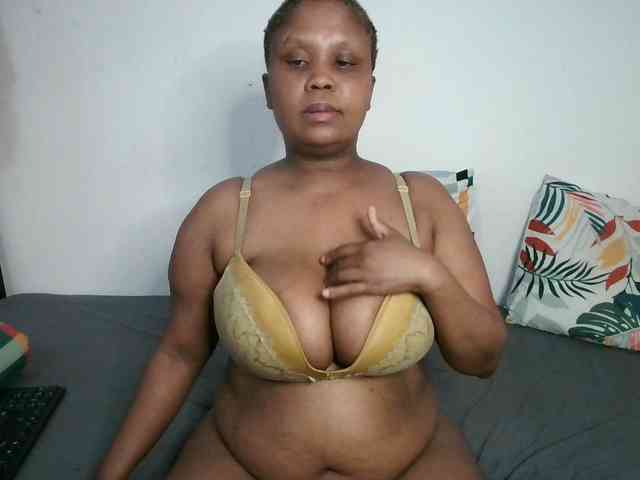 BIGTITTISXX webcam