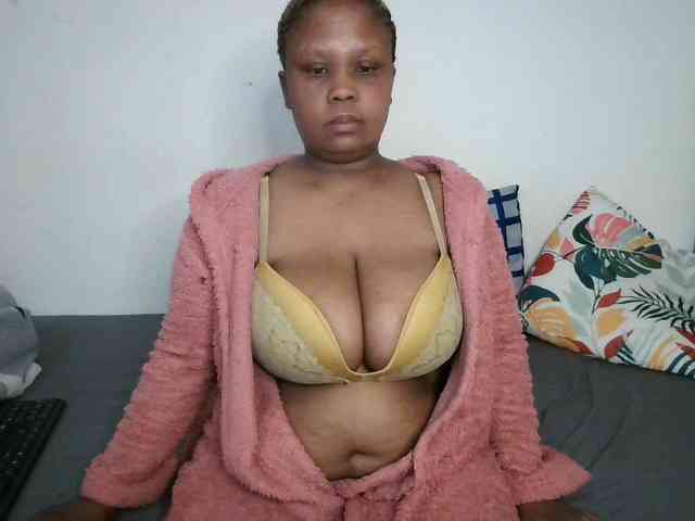 BIGTITTISXX webcam
