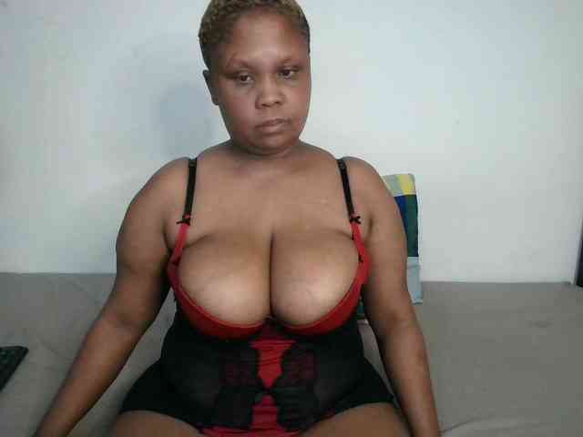 BIGTITTISXX webcam