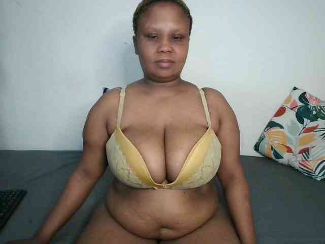 BIGTITTISXX webcam