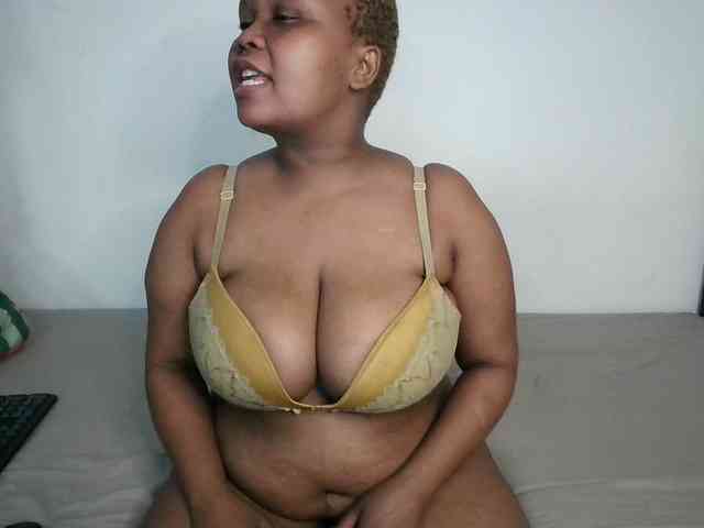 BIGTITTISXX webcam