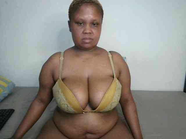 BIGTITTISXX webcam