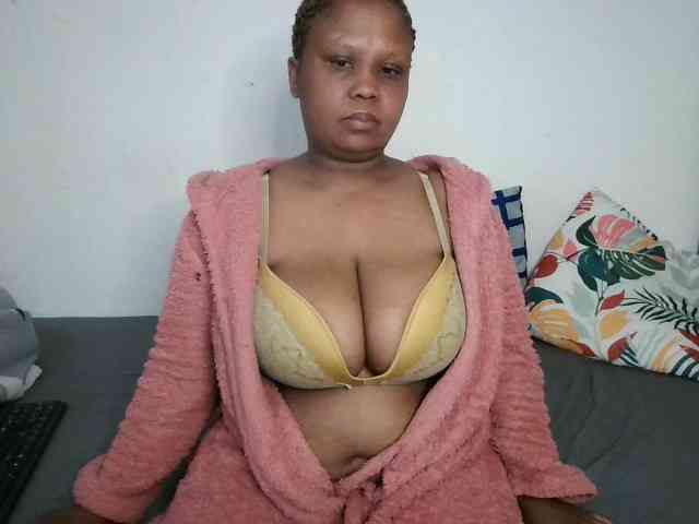 BIGTITTISXX webcam