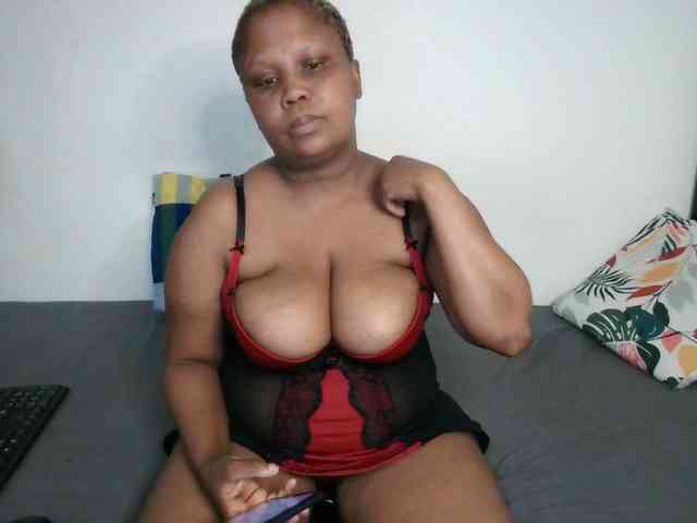 BIGTITTISXX webcam