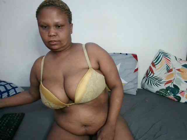BIGTITTISXX webcam