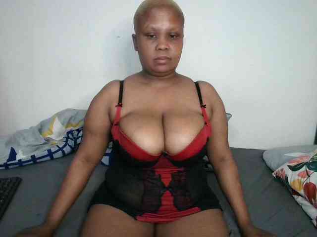 BIGTITTISXX webcam