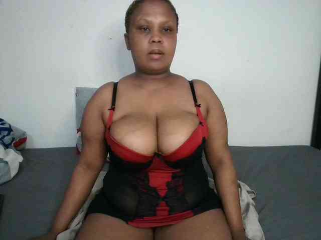 BIGTITTISXX webcam