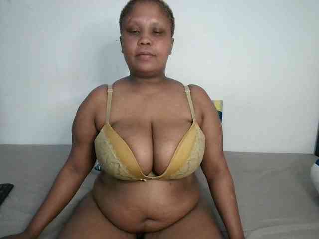 BIGTITTISXX webcam