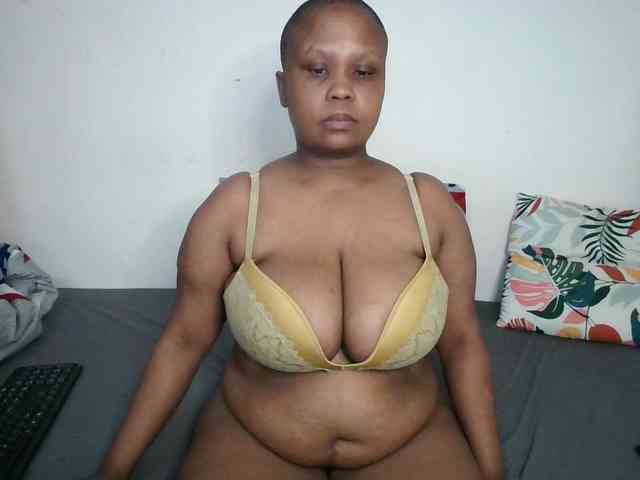 BIGTITTISXX webcam