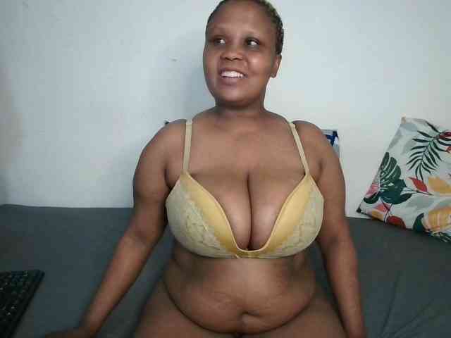 BIGTITTISXX webcam