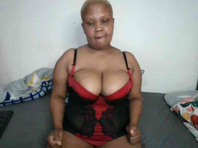 BIGTITTISXX webcam