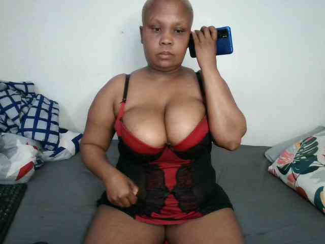 BIGTITTISXX webcam