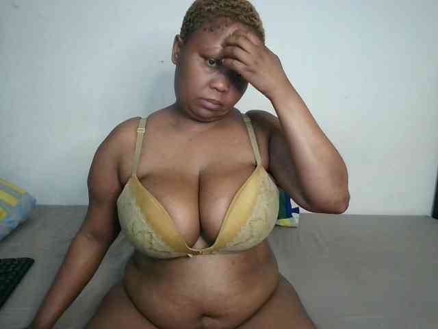 BIGTITTISXX webcam