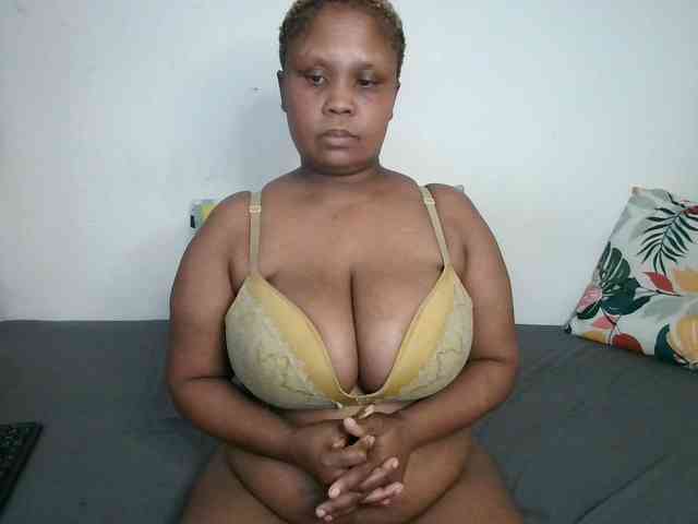 BIGTITTISXX webcam