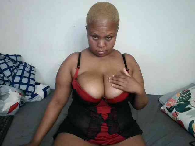 BIGTITTISXX webcam