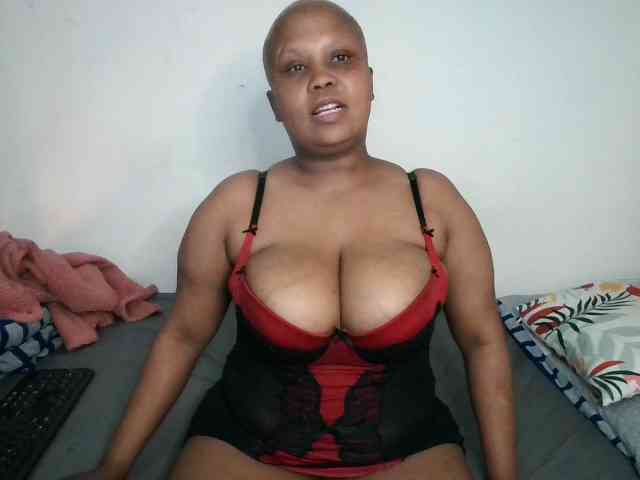 BIGTITTISXX webcam